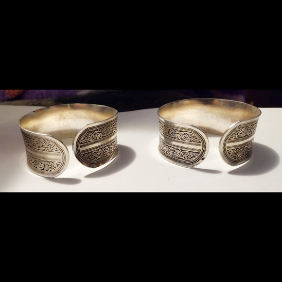 Tibetan Silver cuff bracelet - Picture 4 of 4